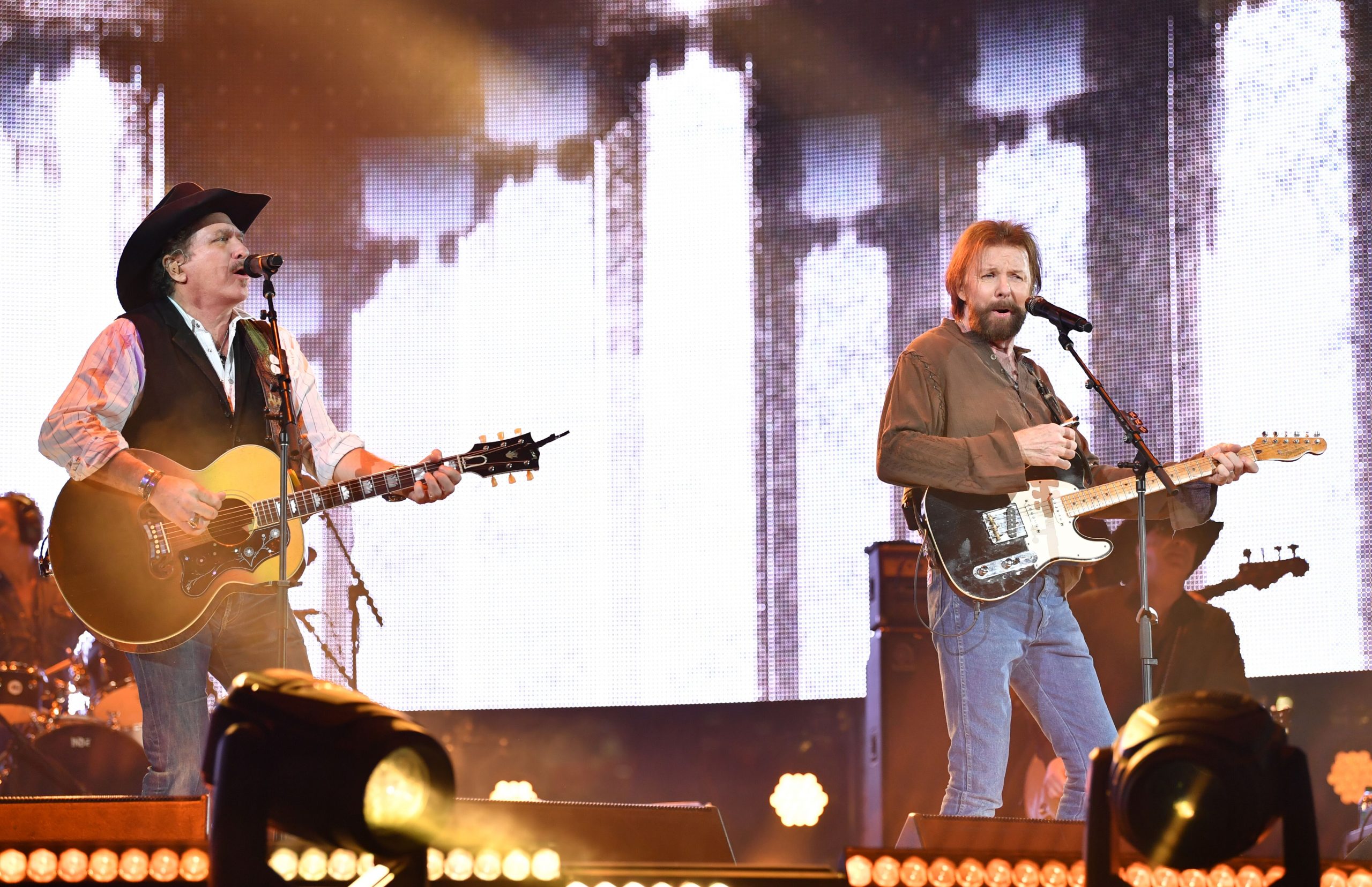 Brooks & Dunn Play RodeoHouston’s Armed Forces Appreciation Day - C&I ...